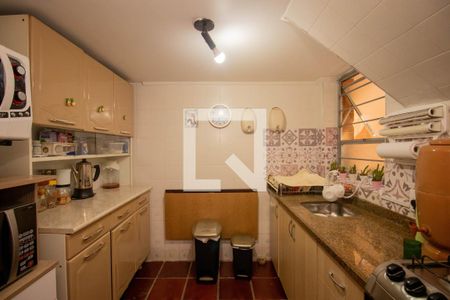 Casa à venda com 329m², 4 quartos e 3 vagas Casa à venda com 329m², 4 quartos e 3 vagasÁrea de Churrasco - Cozinha Auxiliar