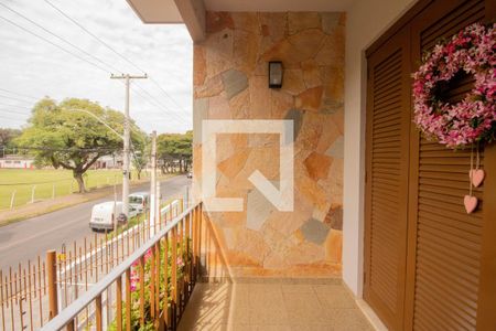 Casa à venda com 329m², 4 quartos e 3 vagas Casa à venda com 329m², 4 quartos e 3 vagasVaranda da Sala