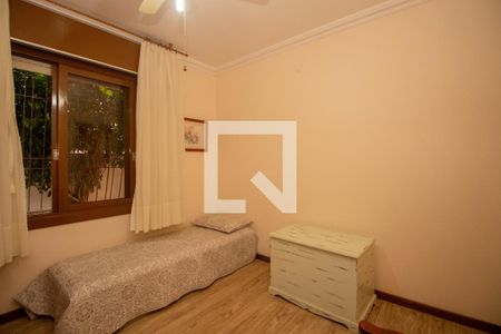 Casa à venda com 329m², 4 quartos e 3 vagas Casa à venda com 329m², 4 quartos e 3 vagasQuarto 1
