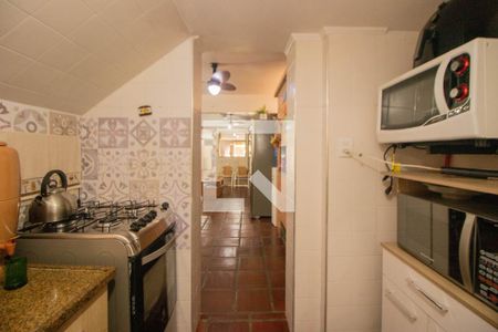 Casa à venda com 329m², 4 quartos e 3 vagas Casa à venda com 329m², 4 quartos e 3 vagasÁrea de Churrasco - Cozinha Auxiliar