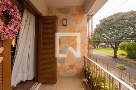 Casa à venda com 329m², 4 quartos e 3 vagas Casa à venda com 329m², 4 quartos e 3 vagasVaranda da Sala