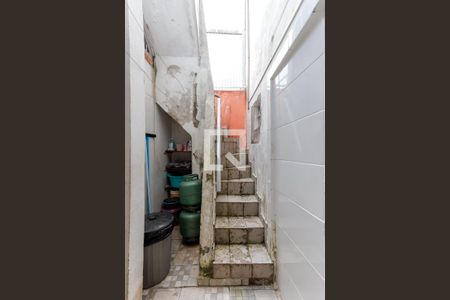 Casa à venda com 117m², 3 quartos e sem vaga Casa à venda com 117m², 3 quartos e sem vagaEscada Churrasqueira