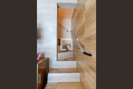 Escada Quartos de casa à venda com 3 quartos, 117m² em Jardim Modelo, São Paulo