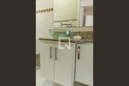 Casa de condomínio à venda com 70m², 2 quartos e 1 vaga Casa de condomínio à venda com 70m², 2 quartos e 1 vagaBanheiro da Suíte 2