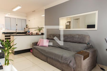 Sala   de casa de condomínio à venda com 2 quartos, 70m² em Vila Nilo, São Paulo