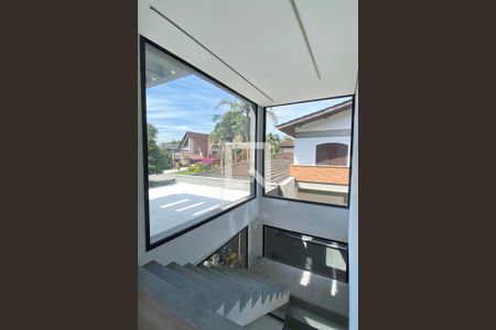 Escada de casa de condomínio à venda com 4 quartos, 320m² em Alphaville, Santana de Parnaíba