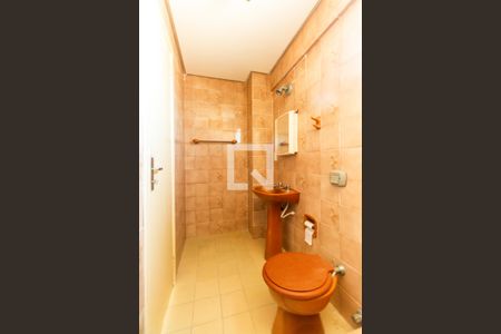Banheiro de apartamento à venda com 1 quarto, 43m² em Partenon, Porto Alegre