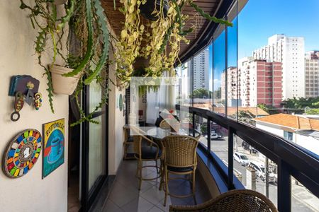 Apartamento à venda com 129m², 3 quartos e 2 vagas Apartamento à venda com 129m², 3 quartos e 2 vagasVaranda