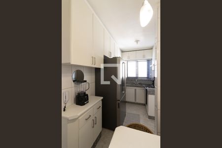 Apartamento à venda com 129m², 3 quartos e 2 vagas Apartamento à venda com 129m², 3 quartos e 2 vagasCozinha