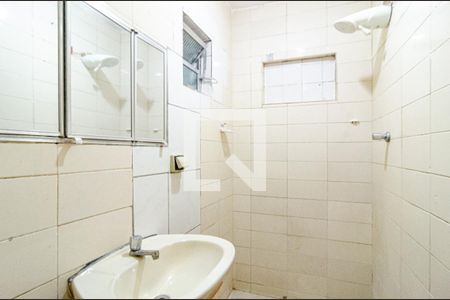 Banheiro Social de casa para alugar com 1 quarto, 50m² em Cidade Domitila, São Paulo