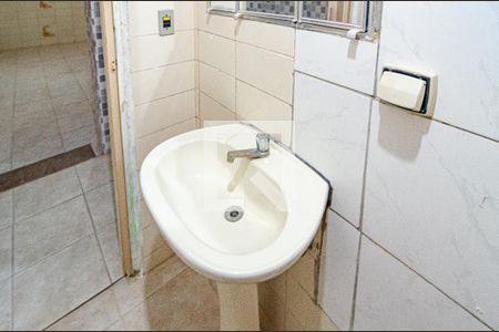 Banheiro Social de casa para alugar com 1 quarto, 50m² em Cidade Domitila, São Paulo