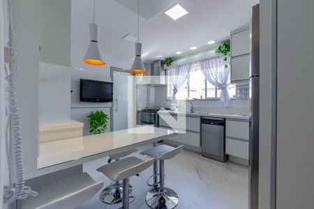 Apartamento à venda com 395m², 4 quartos e 2 vagasCozinha