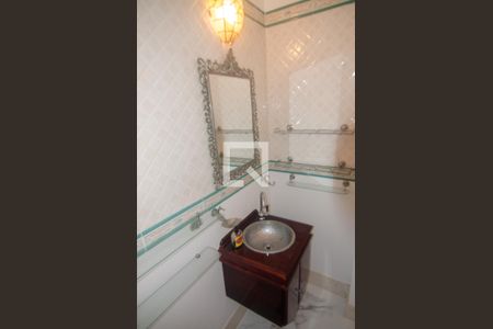 Apartamento à venda com 200m², 4 quartos e 1 vaga Apartamento à venda com 200m², 4 quartos e 1 vagaLavabo