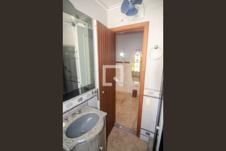 Apartamento à venda com 200m², 4 quartos e 1 vaga Apartamento à venda com 200m², 4 quartos e 1 vagaBanheiro 2