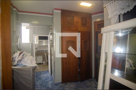 Apartamento à venda com 200m², 4 quartos e 1 vaga Apartamento à venda com 200m², 4 quartos e 1 vagaÁrea de Serviço