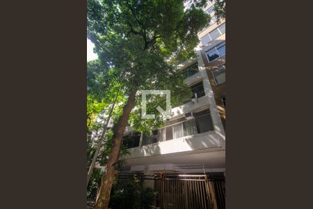 Apartamento à venda com 200m², 4 quartos e 1 vaga Apartamento à venda com 200m², 4 quartos e 1 vagaFachada