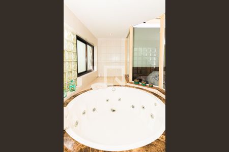 Casa para alugar com 350m², 3 quartos e 4 vagasBanheiro da Suíte 4