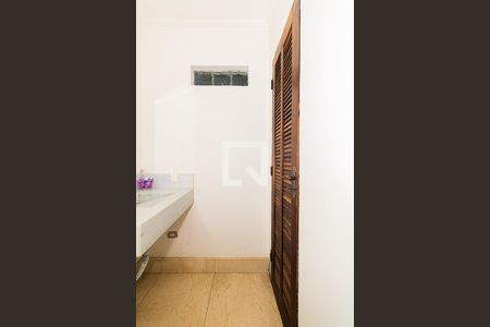 Casa para alugar com 350m², 3 quartos e 4 vagasBanheiro da Suíte 1