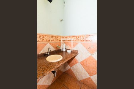 Casa para alugar com 350m², 3 quartos e 4 vagasBanheiro da Churrasqueira