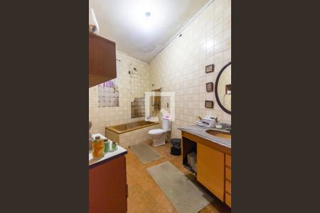 Casa à venda com 300m², 3 quartos e 3 vagasBanheiro da Suíte