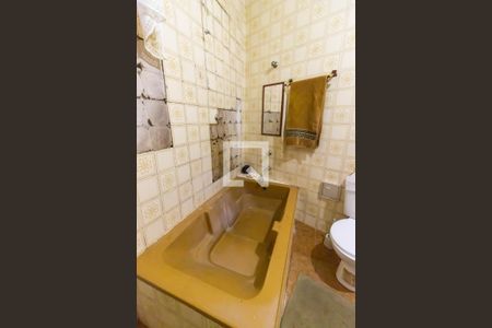 Casa à venda com 300m², 3 quartos e 3 vagasBanheiro da Suíte