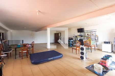 Casa à venda com 300m², 3 quartos e 3 vagasSalão de Festas