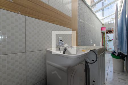 Casa para alugar com 75m², 2 quartos e 1 vagaÁrea de serviço