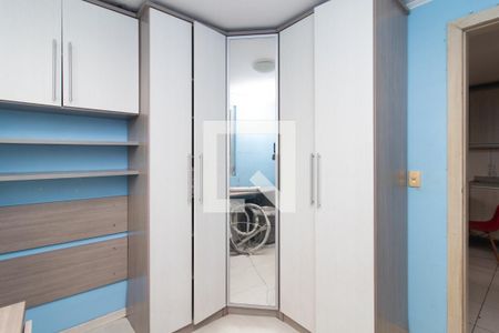 Quarto 1 de apartamento para alugar com 2 quartos, 47m² em Campo Novo, Porto Alegre