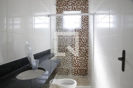 Banheiro de apartamento para alugar com 2 quartos, 60m² em Sítio do Campo, Praia Grande