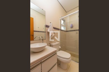 Casa de condomínio à venda com 250m², 4 quartos e 3 vagas Casa de condomínio à venda com 250m², 4 quartos e 3 vagasBanheiro da Suíte 1