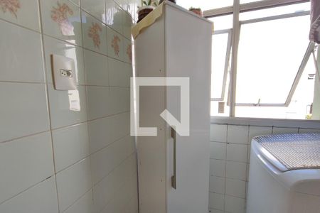 Apartamento à venda com 64m², 2 quartos e 1 vagaÁrea de Serviço