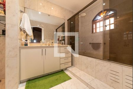 Casa à venda com 319m², 3 quartos e 3 vagasBanheiro da Suíte 2