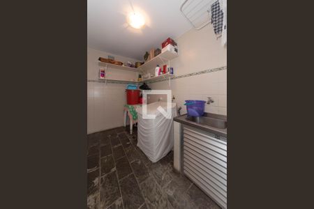 Casa à venda com 319m², 3 quartos e 3 vagasLavanderia