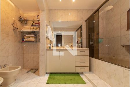 Casa à venda com 319m², 3 quartos e 3 vagasBanheiro da Suíte 2