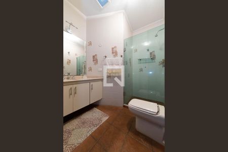 Casa à venda com 319m², 3 quartos e 3 vagasBanheiro Social