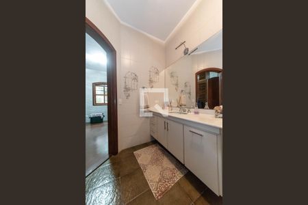 Casa à venda com 319m², 3 quartos e 3 vagasBanheiro da Suíte 1