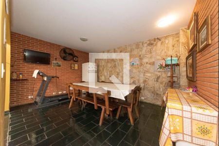 Casa à venda com 319m², 3 quartos e 3 vagasQuintal - Churrasqueira