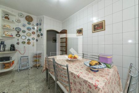 Casa à venda com 319m², 3 quartos e 3 vagasCozinha