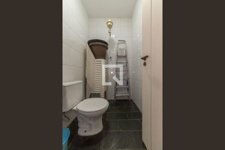 Casa à venda com 319m², 3 quartos e 3 vagasBanheiro de Serviço