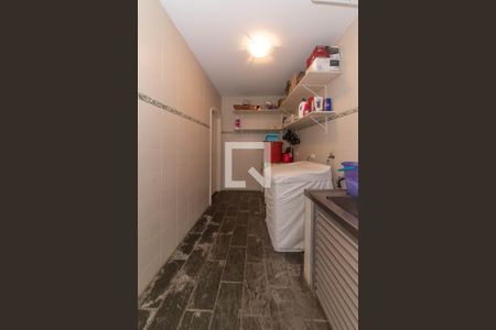 Casa à venda com 319m², 3 quartos e 3 vagasLavanderia