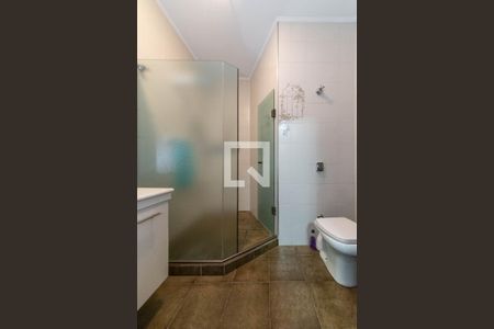 Casa à venda com 319m², 3 quartos e 3 vagasBanheiro da Suíte 1