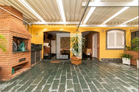 Casa à venda com 319m², 3 quartos e 3 vagasQuintal - Churrasqueira