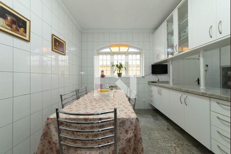 Casa à venda com 319m², 3 quartos e 3 vagasCozinha