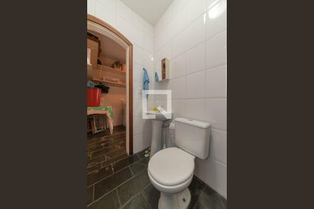 Casa à venda com 319m², 3 quartos e 3 vagasBanheiro de Serviço