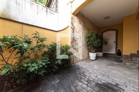 Casa à venda com 319m², 3 quartos e 3 vagasEntrada
