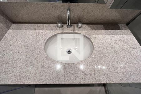 Banheiro de kitnet/studio para alugar com 1 quarto, 26m² em Centro Histórico, Porto Alegre