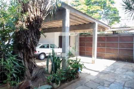 Casa à venda com 400m², 3 quartos e 4 vagas Casa à venda com 400m², 3 quartos e 4 vagasGaragem