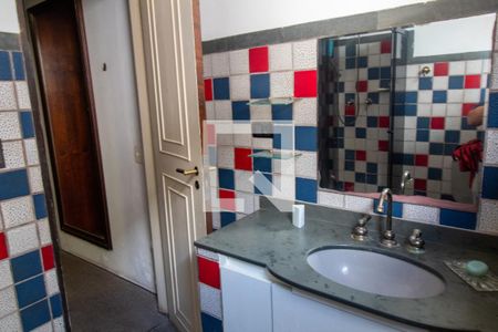 Casa à venda com 400m², 3 quartos e 4 vagas Casa à venda com 400m², 3 quartos e 4 vagasBanheiro da Suíte 1