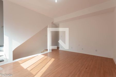 Casa para alugar com 100m², 2 quartos e 2 vagas Casa para alugar com 100m², 2 quartos e 2 vagasSala