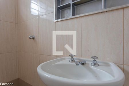 Casa para alugar com 100m², 2 quartos e 2 vagas Casa para alugar com 100m², 2 quartos e 2 vagasBanheiro